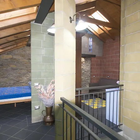 아파트 Stone House By Holidays Maggiore