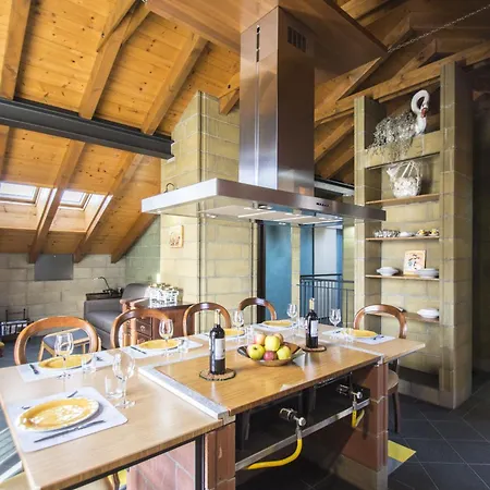 Stone House By Holidays Maggiore 아파트