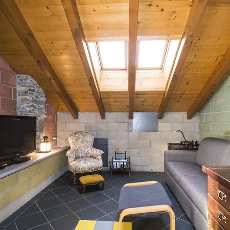 아파트 Stone House By Holidays Maggiore